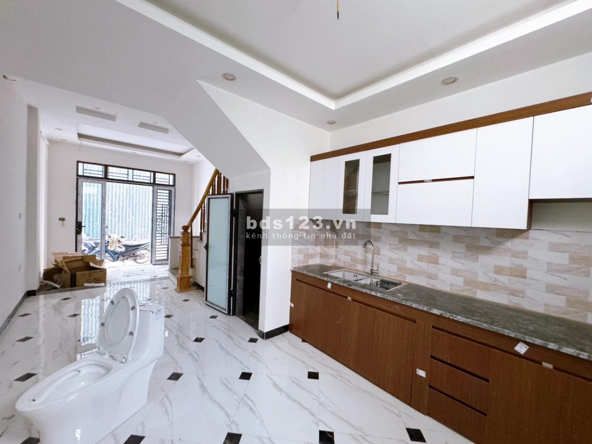 Bán nhà Cao Viên 47m2, 3 tầng, thoáng mát, hiện đại, ô tô đổ cửa