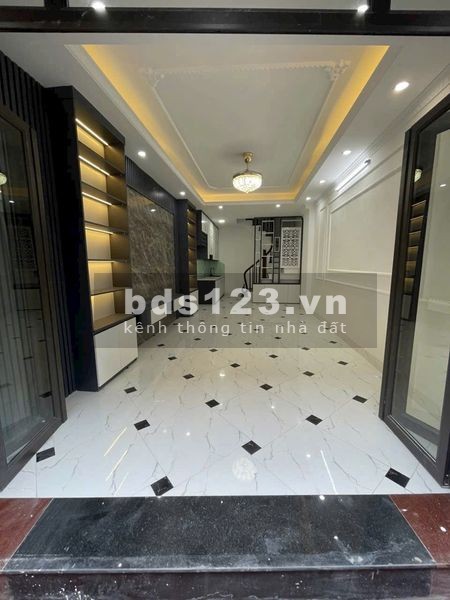 Chính chủ cần bán căn nhà 5 tầng tại khu vực Huỳnh Cung, Phan Trọng Tuệ
