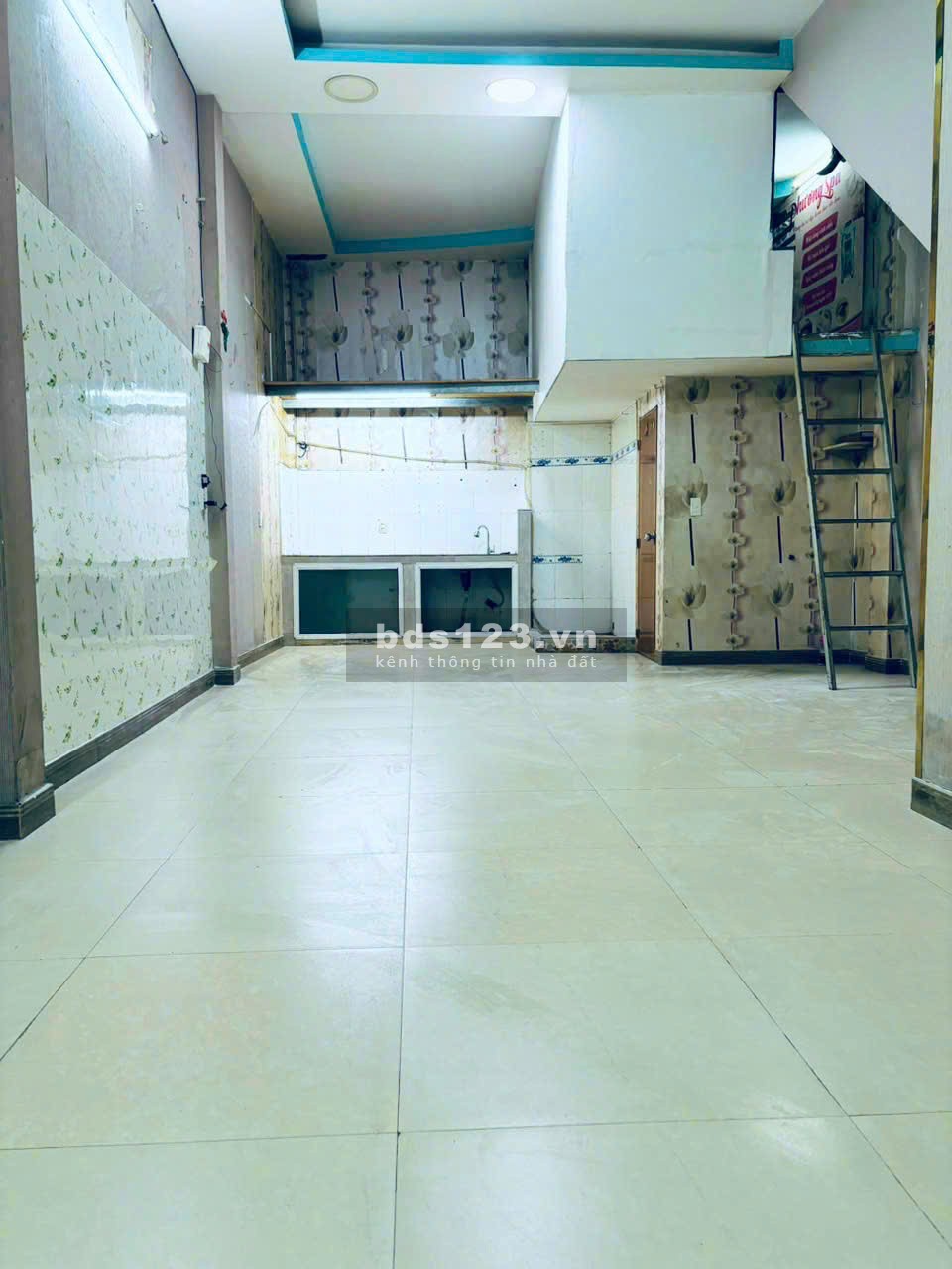 Cho thuê nhà nguyên căn hẻm xe hơi, Phương 5, Quận 11 (5X10 - 50M2) CÓ GÁC NHỎ.