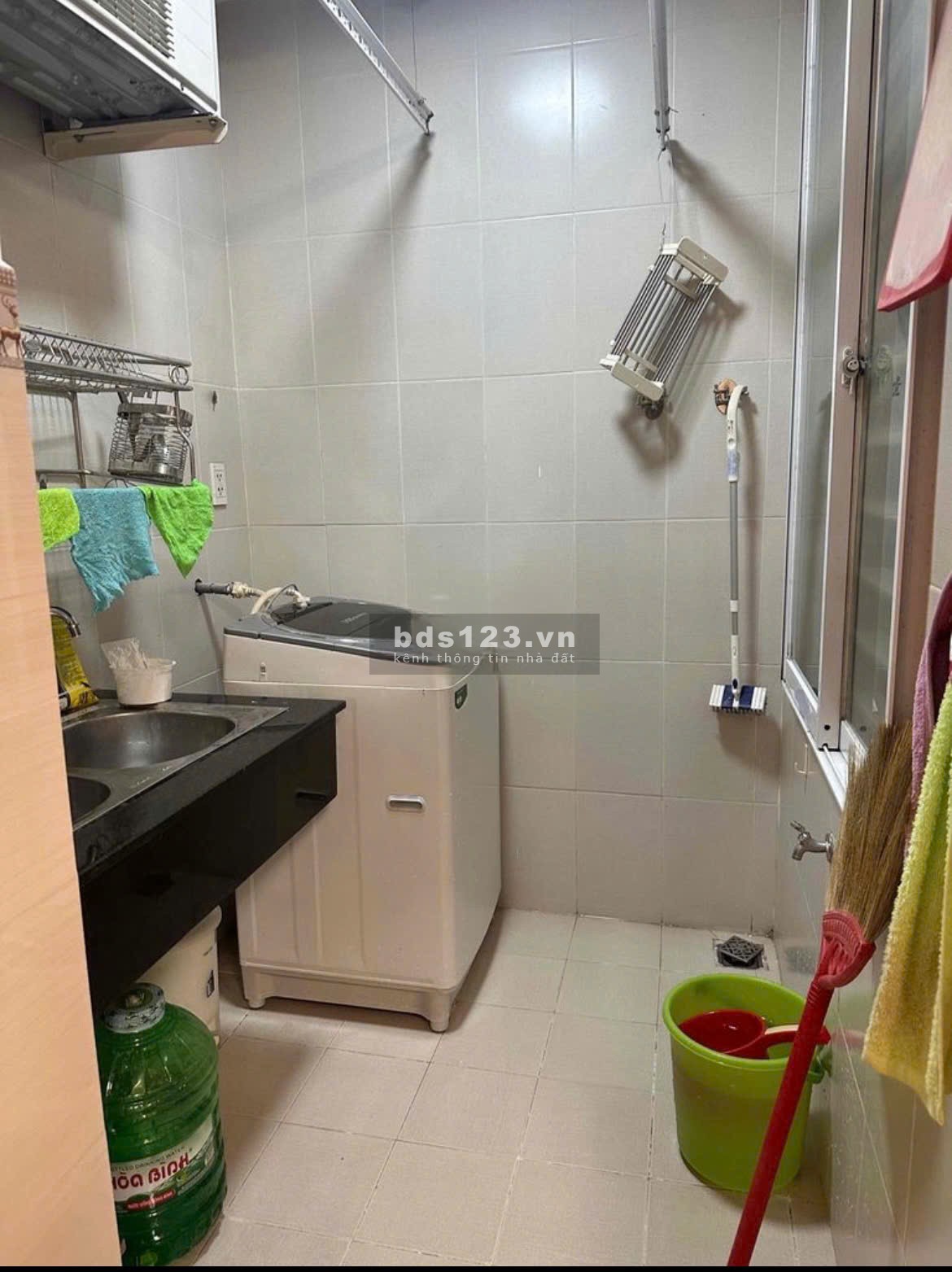Cho thuê căn hộ lầu 2, Nam Kì Khởi Nghĩa, P8, Q3, 87m2, 2pn,11tr/tháng