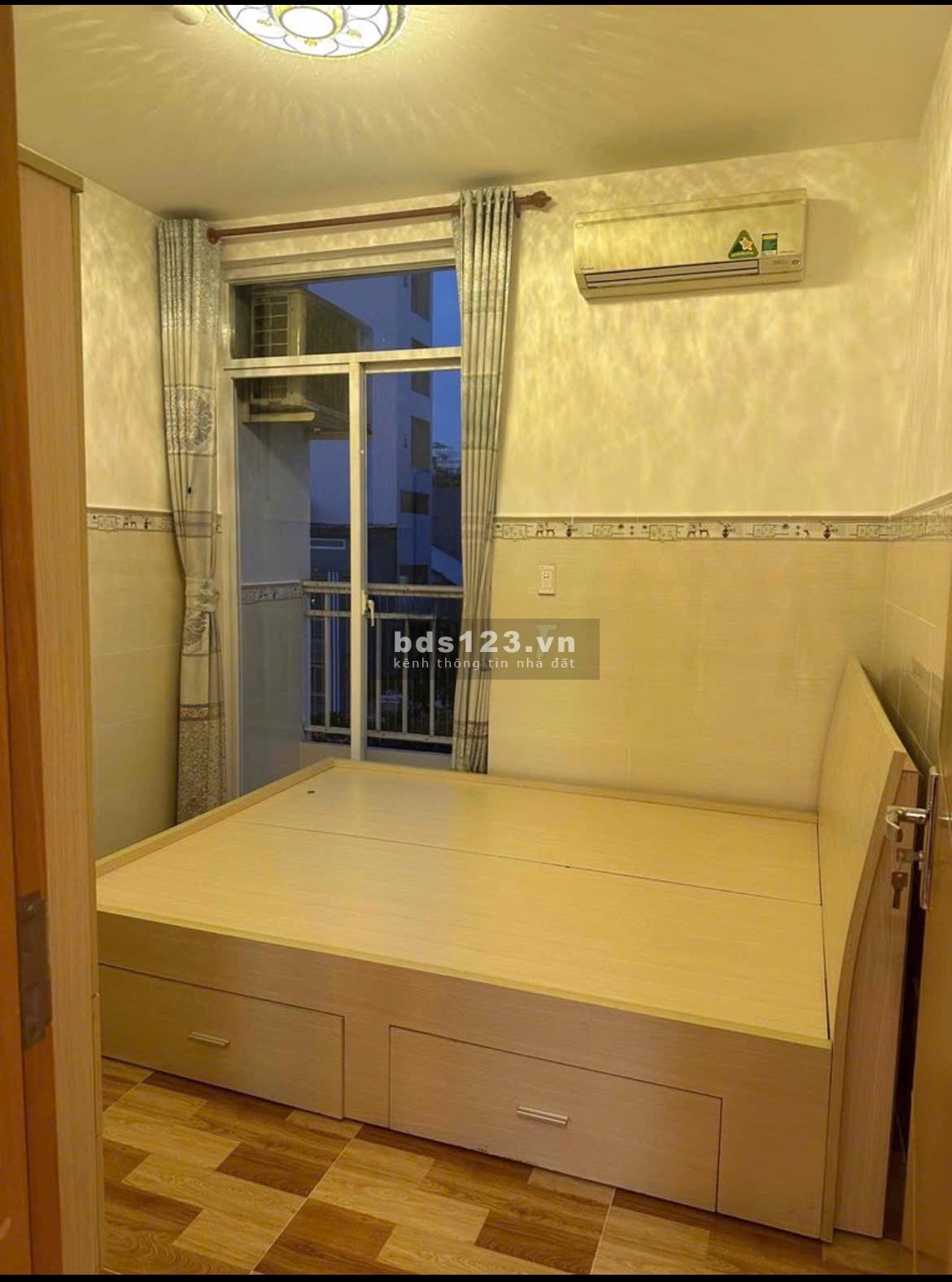 Cho thuê căn hộ lầu 2, Nam Kì Khởi Nghĩa, P8, Q3, 87m2, 2pn,11tr/tháng