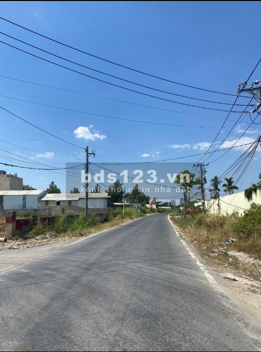 Đất lớn mặt tiền Bưng Ông Thoàn 205 tỷ.