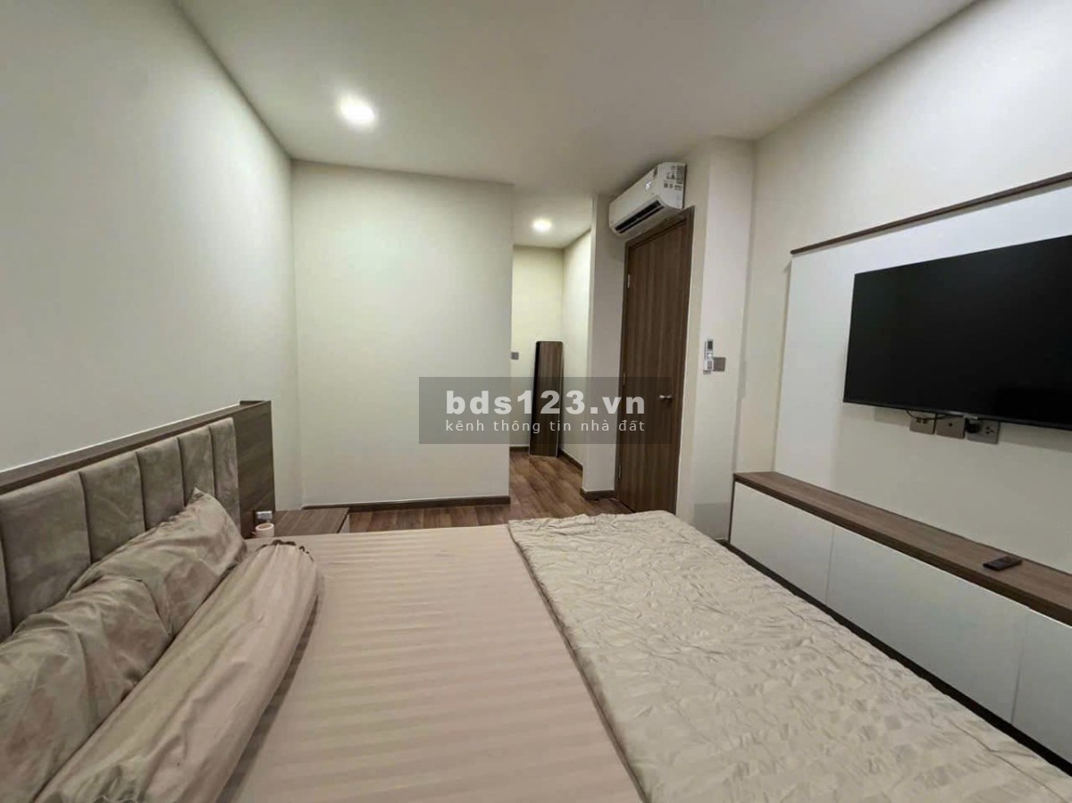 Chung cư Hoa Sen, Lạc Long Quân, p10, Q11: 105m2, 3p ngủ, 2wc, Nội thất, 15tr