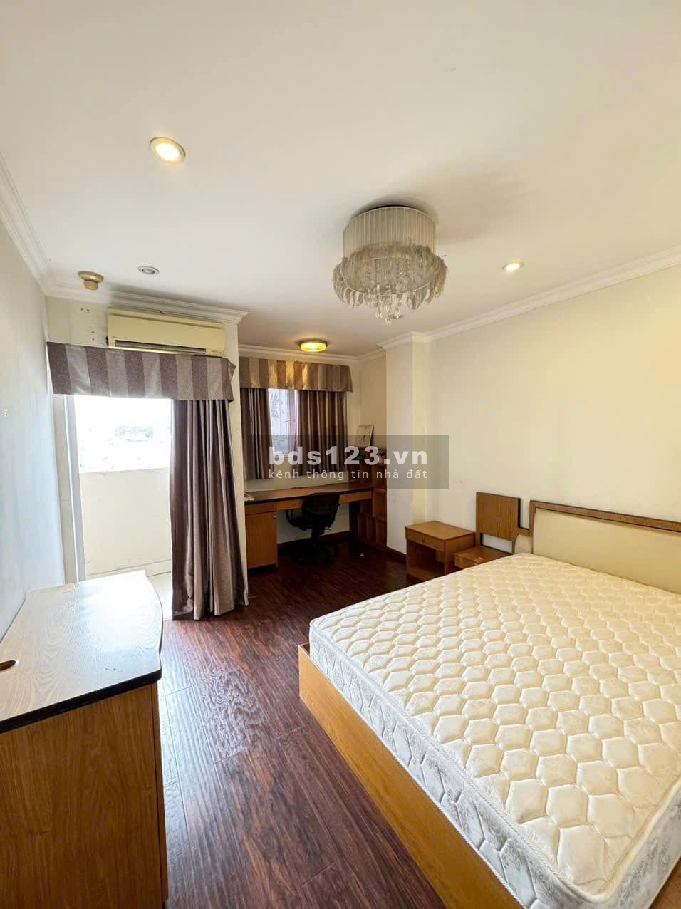 CHDV Trần Quốc Thảo, P6, Quận 3: 85m2, 2p ngủ, giá 11.5tr/th
