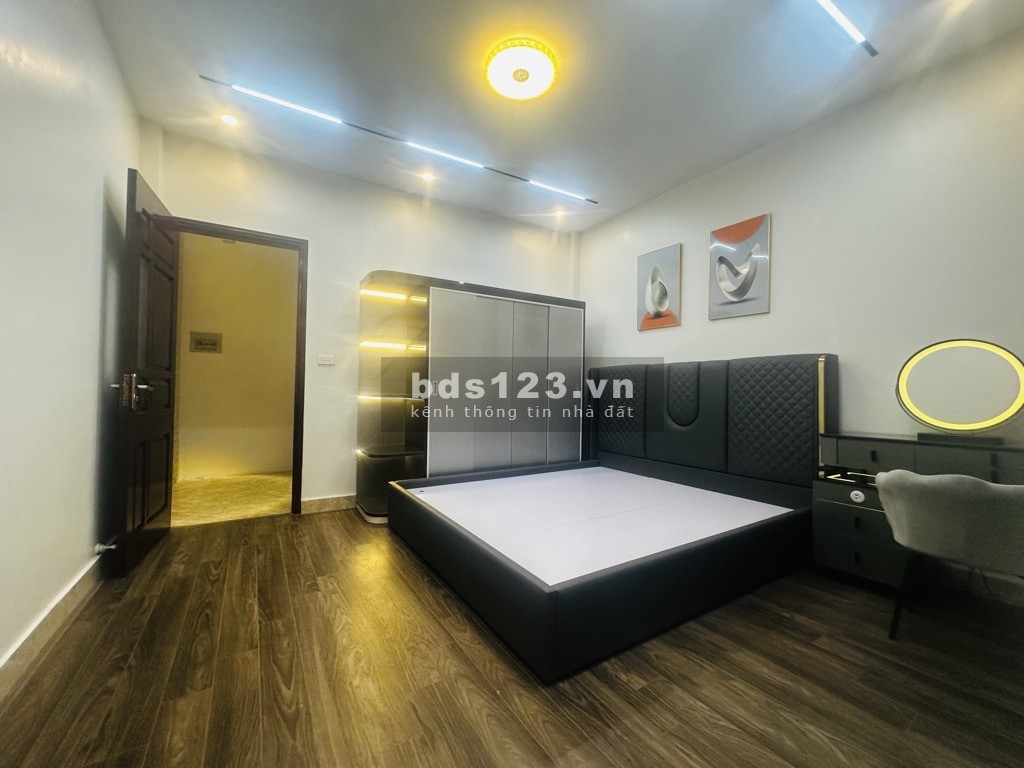 Bán gấp - Bán nhà, Lĩnh Nam, Hoàng Mai – Giá rẻ - 35m – 4T - Giá 4x tỷ