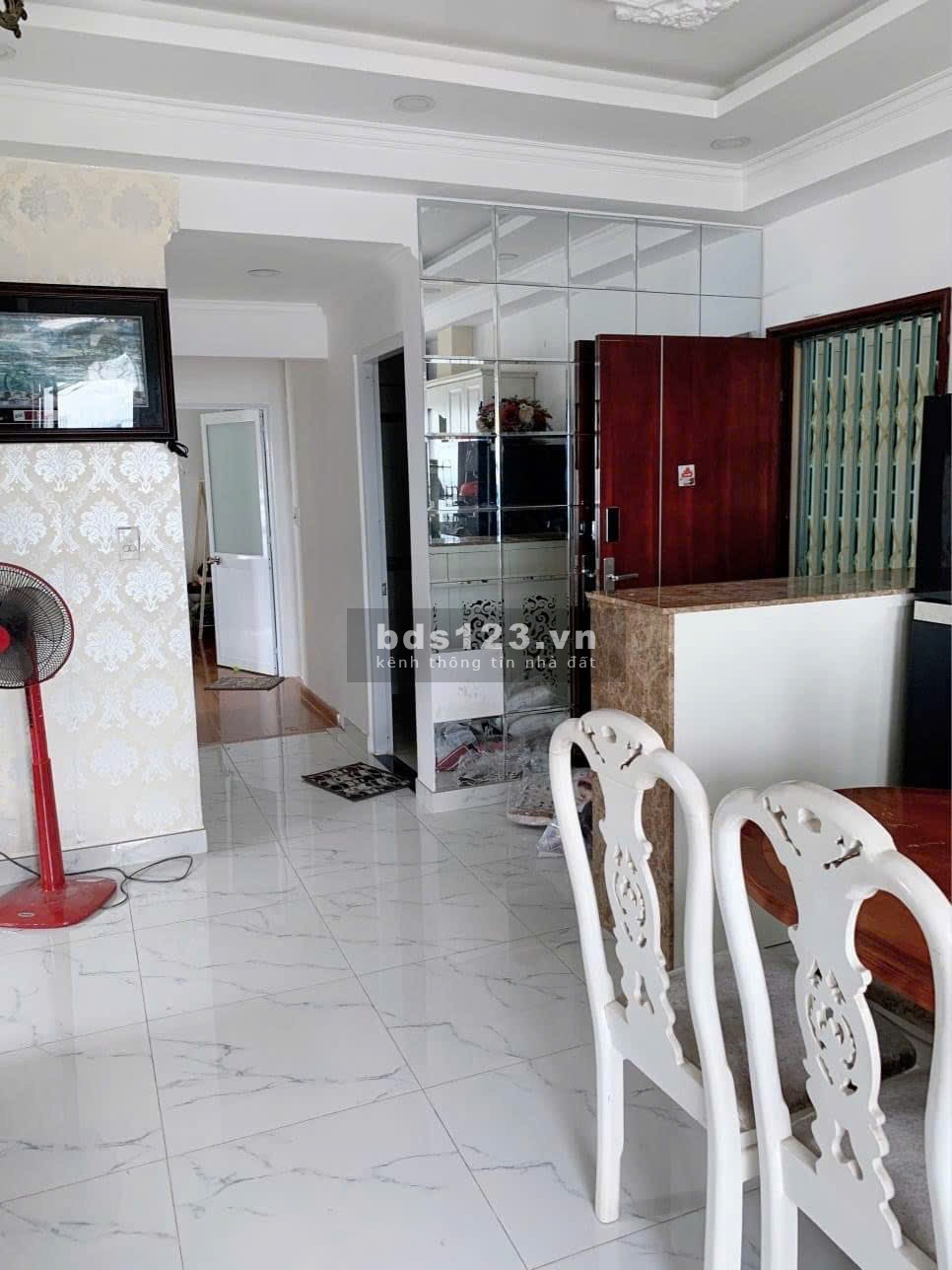 Cho thuê chung cư Ruby Garden, Tân Bình. 97m2, 2pn, 2wc, 11tr/tháng.