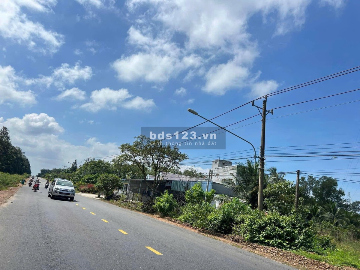 Cần bán gấp mảnh đất 660m2 mặt tiền đường DT744 Dầu Tiếng Binh Dương