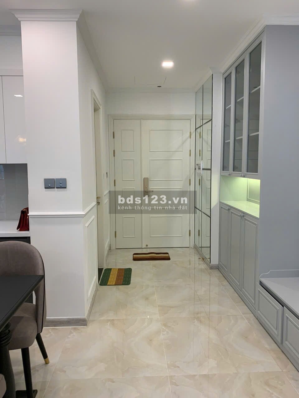 Bán căn hộ 2 phòng ngủ - 2WC, 78m2 tại Vinhomes Golden River quận 1