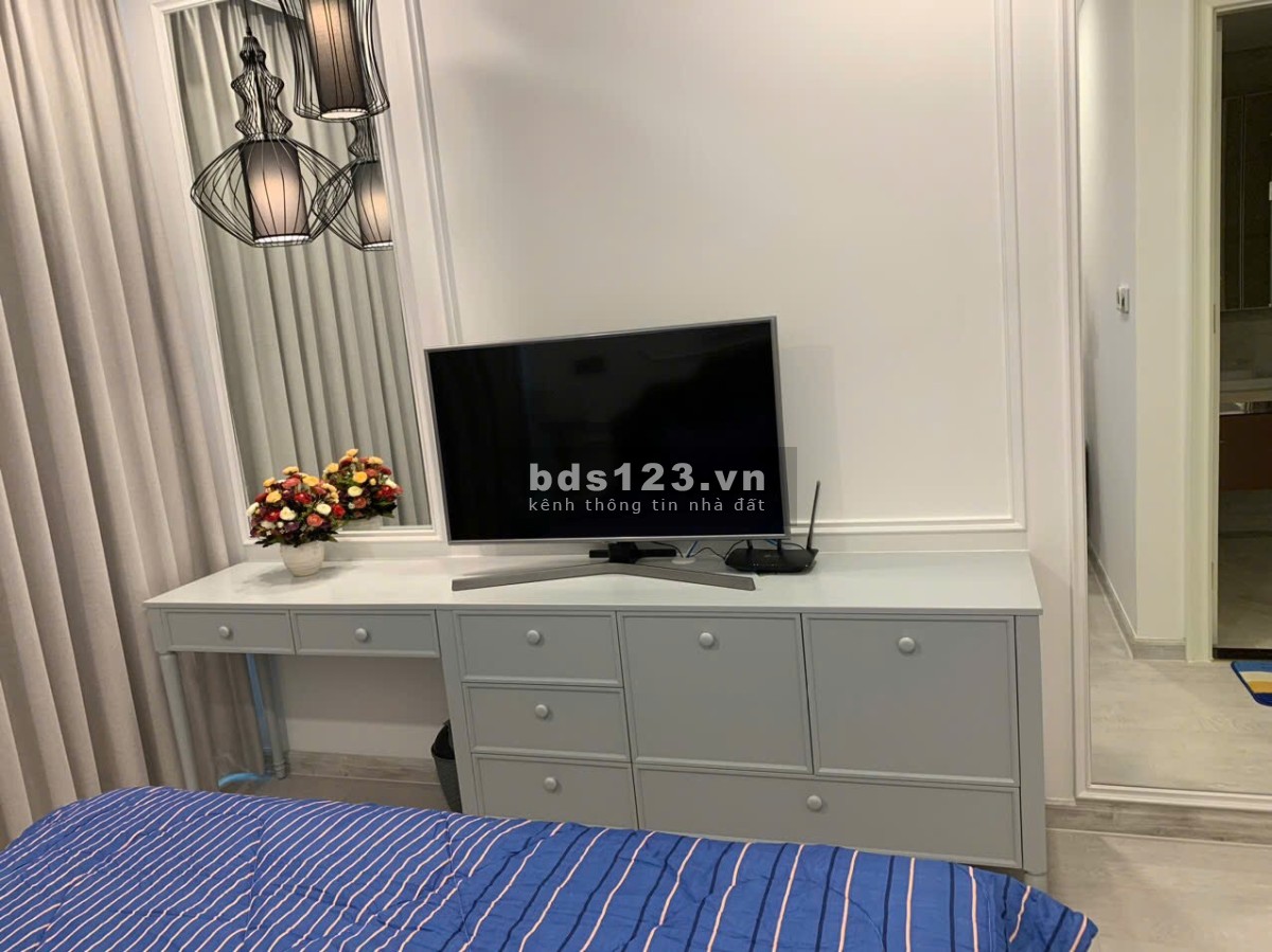 Bán căn hộ 2 phòng ngủ - 2WC, 78m2 tại Vinhomes Golden River quận 1