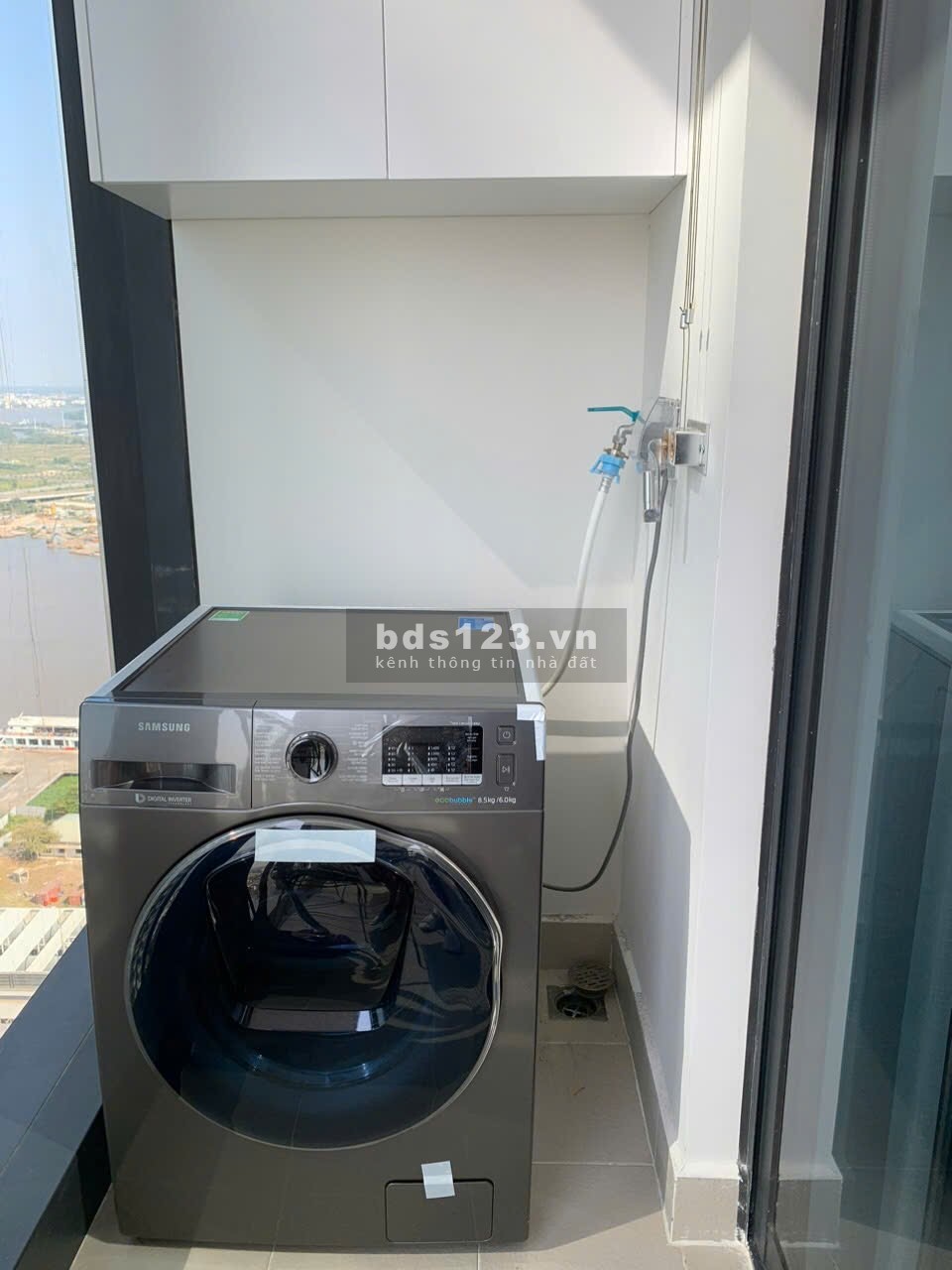 Bán căn hộ 2 phòng ngủ - 2WC, 78m2 tại Vinhomes Golden River quận 1