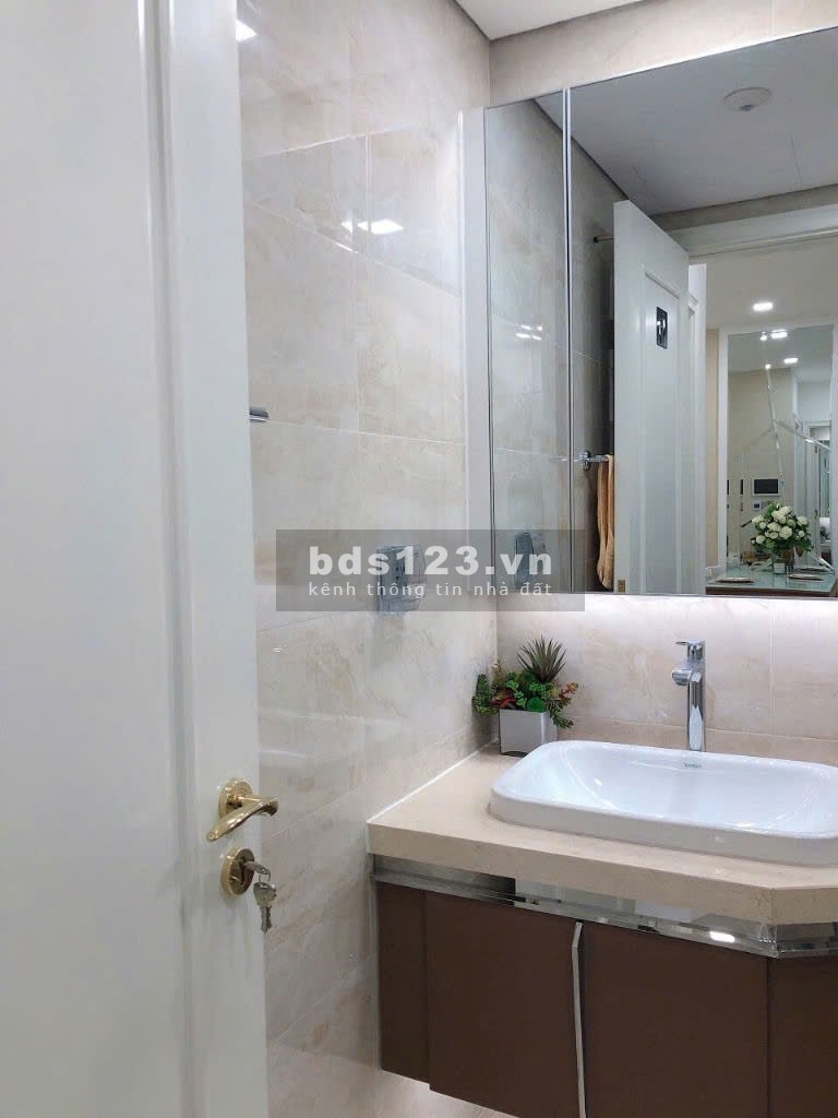Cần bán gấp căn hộ 1 phòng ngủ 53m2 tại Vinhomes Golden River quận 1 giá chỉ 6,2 tỷ all in