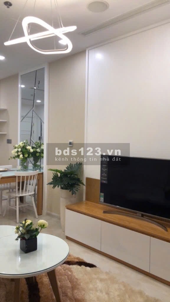 Cần bán gấp căn hộ 1 phòng ngủ 53m2 tại Vinhomes Golden River quận 1 giá chỉ 6,2 tỷ all in