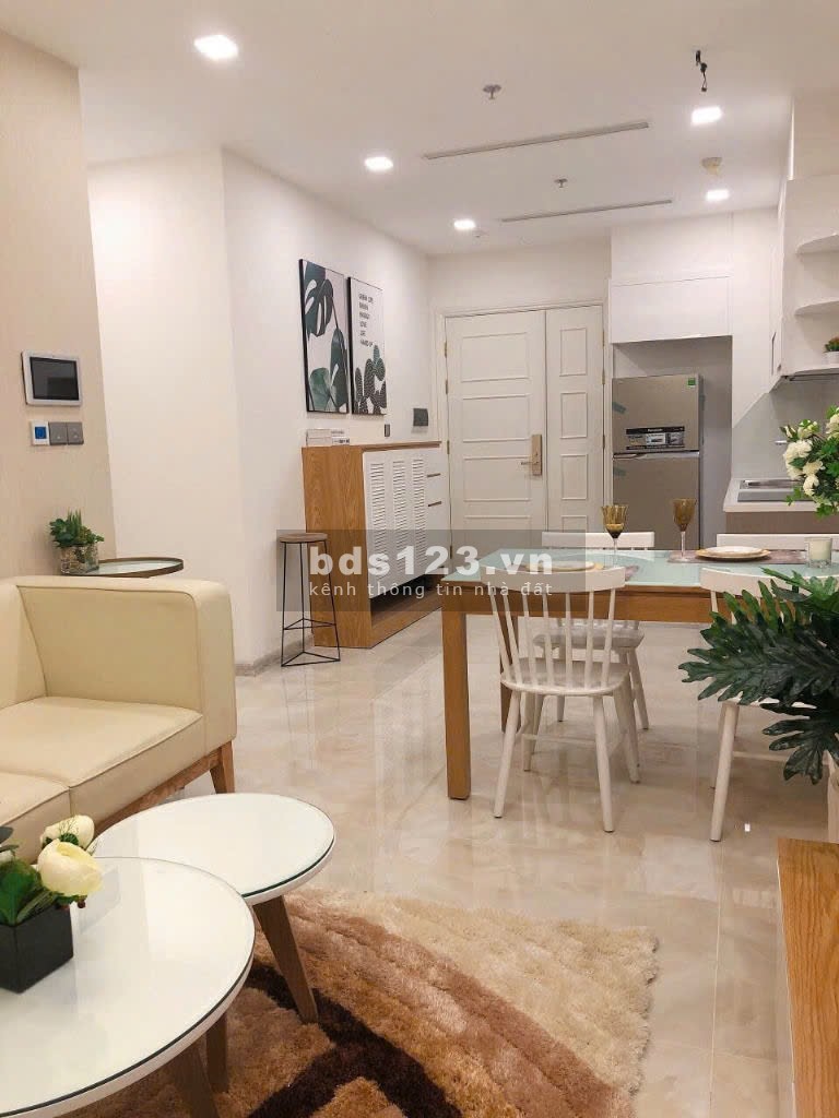 Cần bán gấp căn hộ 1 phòng ngủ 53m2 tại Vinhomes Golden River quận 1 giá chỉ 6,2 tỷ all in