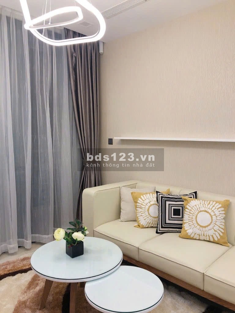 Cần bán gấp căn hộ 1 phòng ngủ 53m2 tại Vinhomes Golden River quận 1 giá chỉ 6,2 tỷ all in