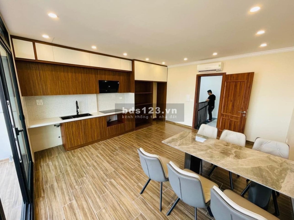 Bán nhà Nguyễn Sơn 9.3 tỷ 36m, 6 tầng thang máy, gara ô tô, lô góc, thiết kế hiện đại