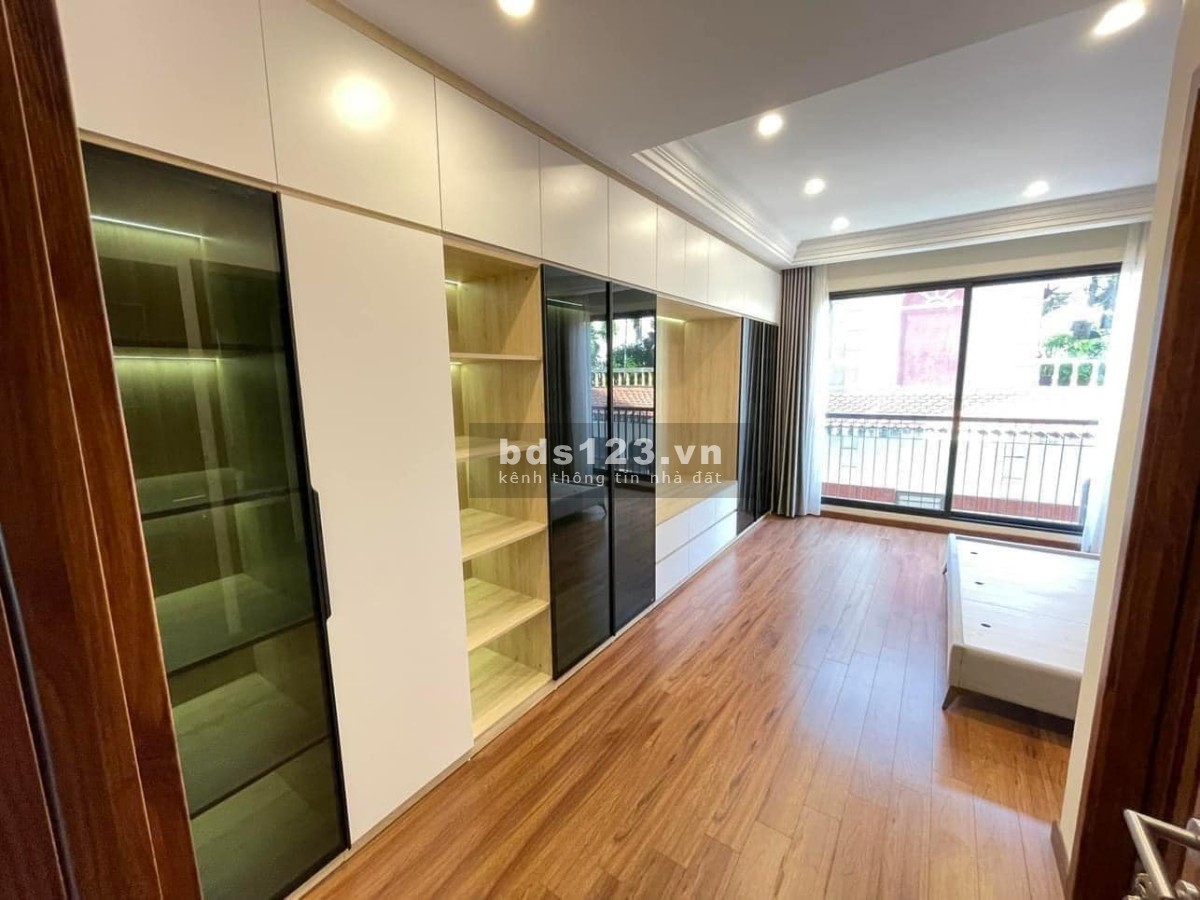 Bán nhà Nguyễn Sơn 9.3 tỷ 36m, 6 tầng thang máy, gara ô tô, lô góc, thiết kế hiện đại