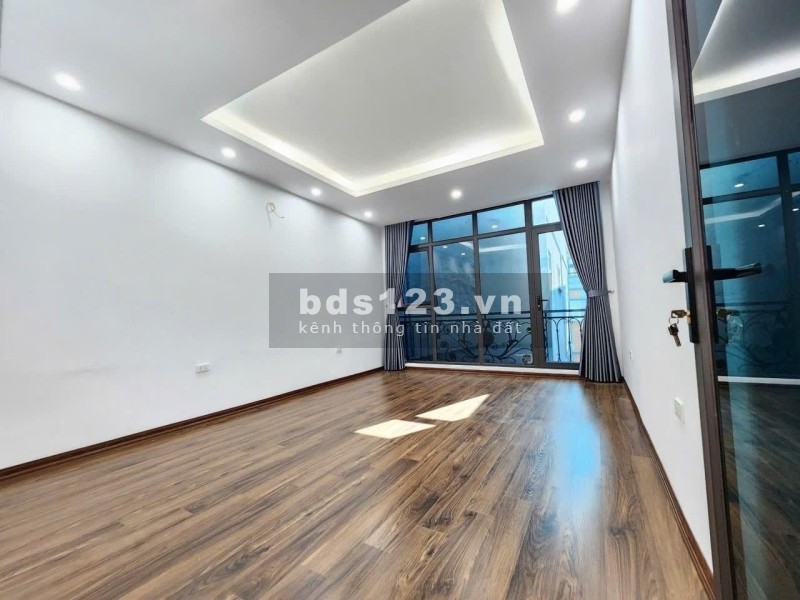 SIÊU HIẾM! Nhà nguyên căn Quán Thánh 30m², 4 tầng, 2PN, giá chỉ 7 triệu/tháng