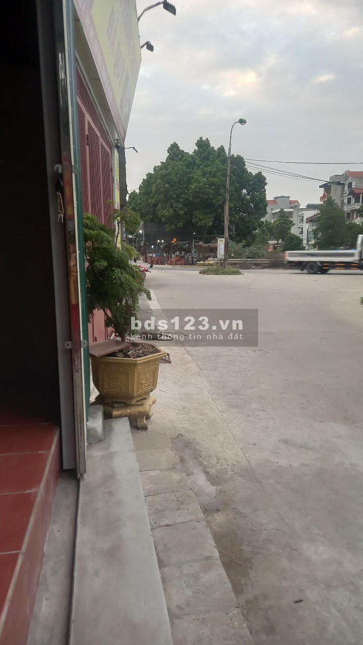 Chính chủ cần cho thuê kiot bán hàng số 10 Đường ven sông ngay chân cầu vượt Tự Khoát