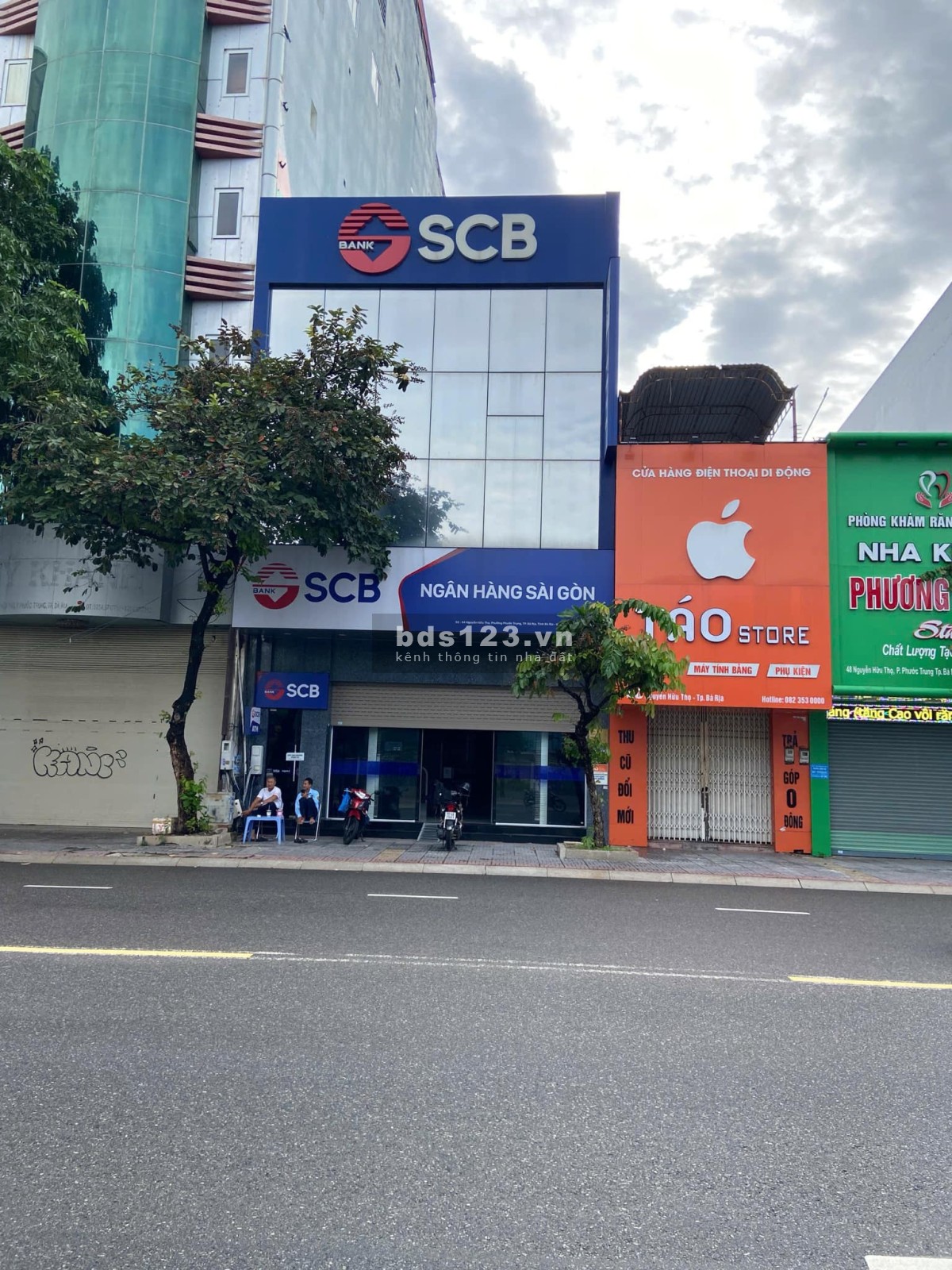 Cho thuê mặt bằng (đang cho Ngân hàng thuê) 8m, 1 trệt 2 lầu trung tâm Bà Rịa