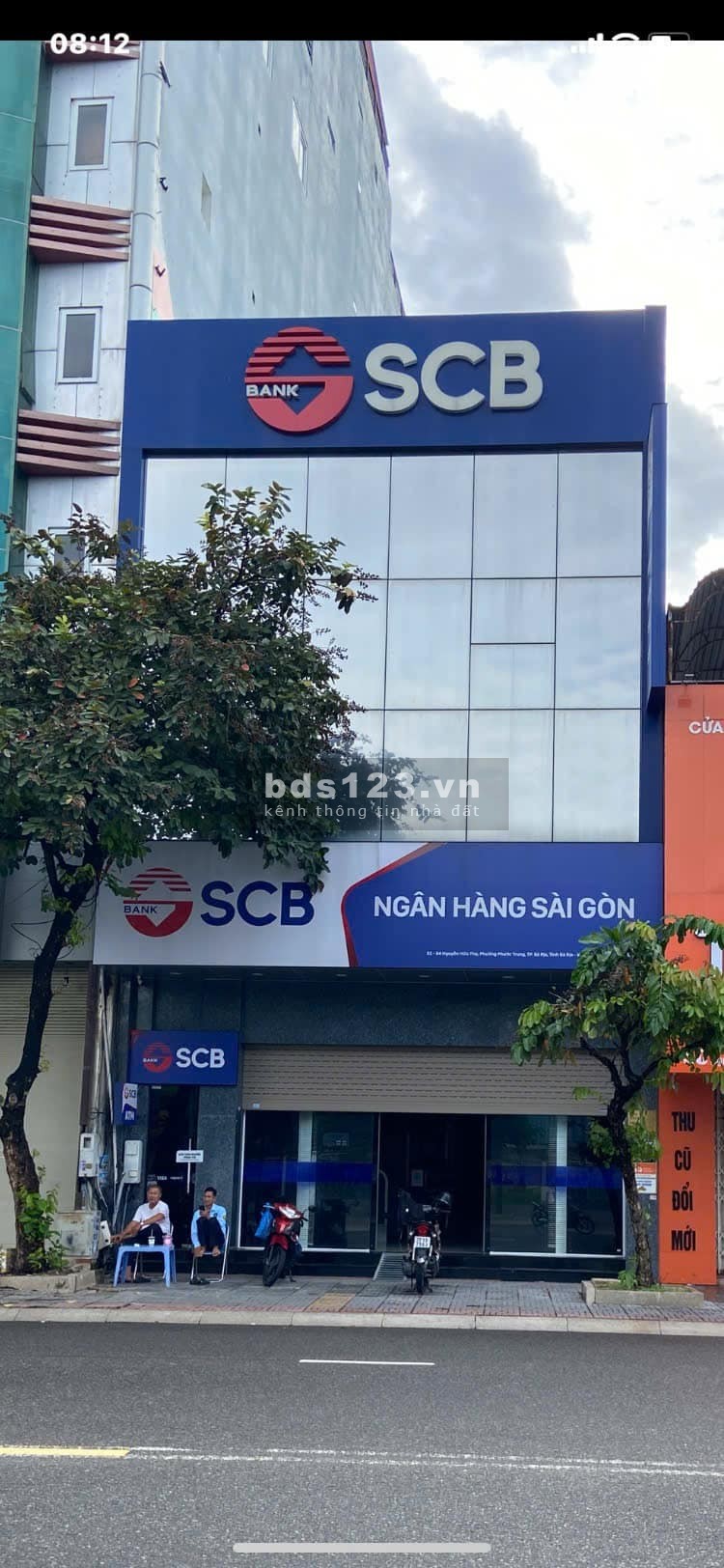 Cho thuê mặt bằng (đang cho Ngân hàng thuê) 8m, 1 trệt 2 lầu trung tâm Bà Rịa