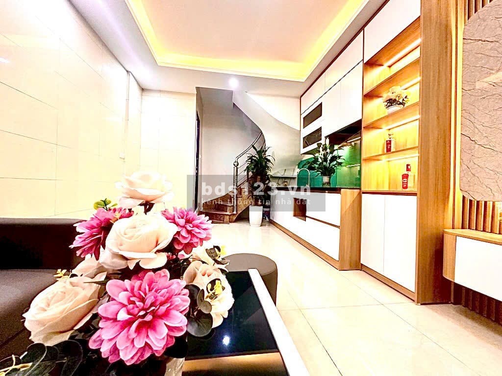 Tân Mai - Hoàng Mai28m , 5 tầng , 4,6 tỷ