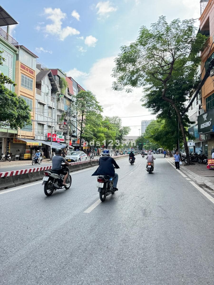 Bán nhà MP 7 tầng thang máy Lạc Long Quân 51m2 x 4m. Kinh doanh tấp nập tầm tiền 24 tỷ
