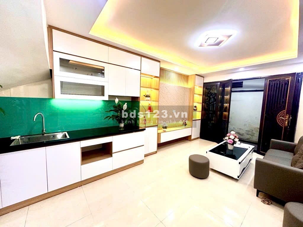 Tân Mai - Hoàng Mai28m , 5 tầng , 4,6 tỷ