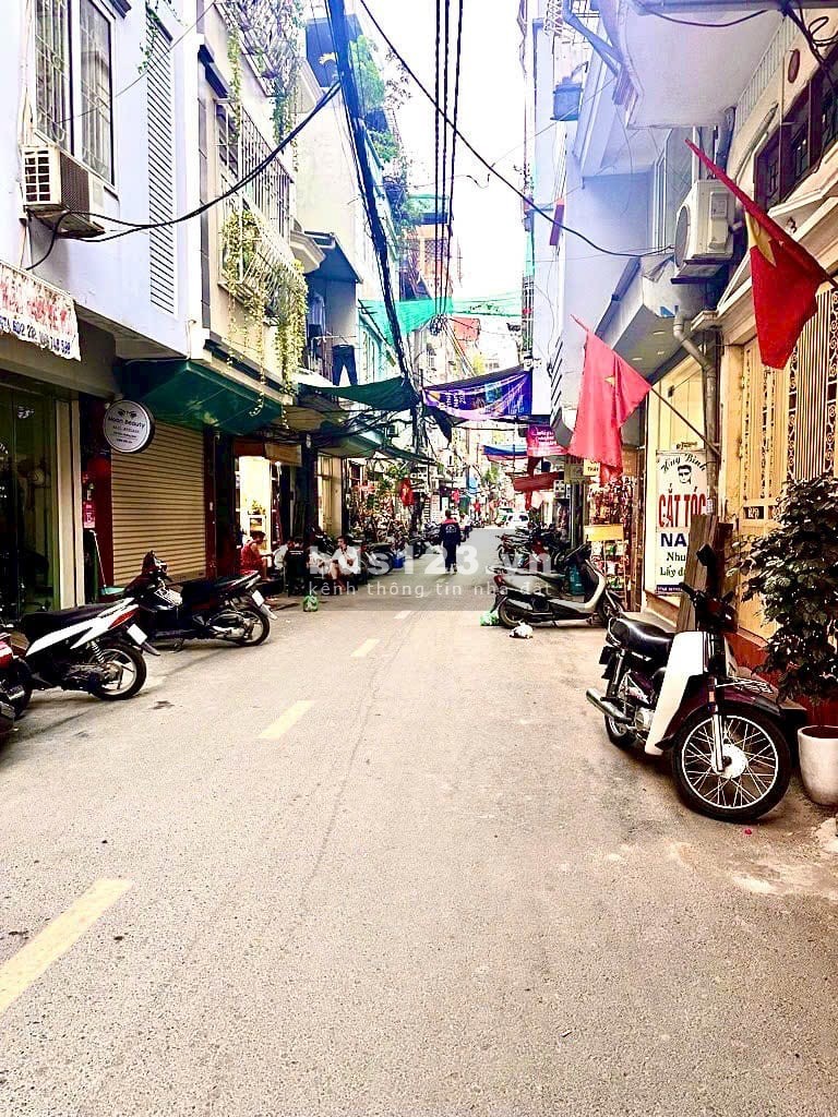 Tân Mai - Hoàng Mai28m , 5 tầng , 4,6 tỷ