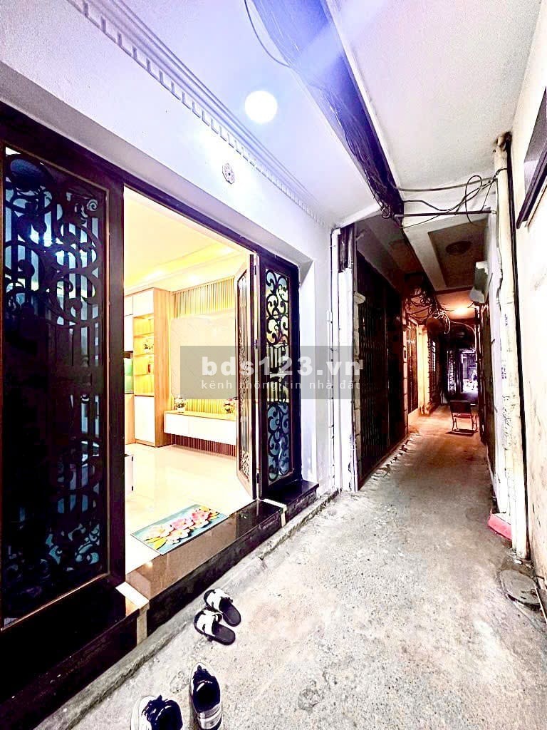 Tân Mai - Hoàng Mai28m , 5 tầng , 4,6 tỷ