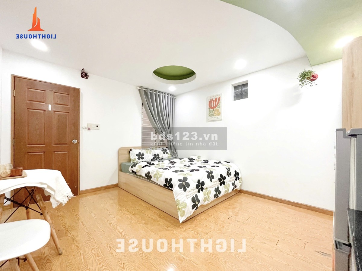 Ngay ĐH Tài Nguyên & Môi Trường - Giáp Phú Nhuận, Q3