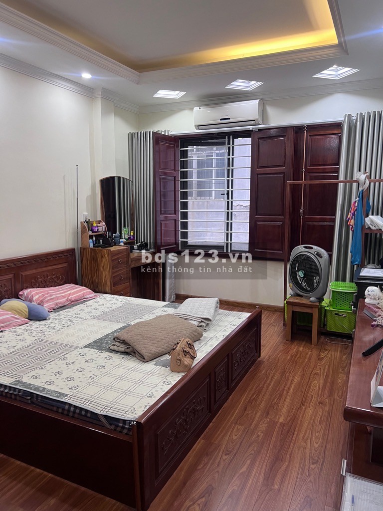 Bán nhà Đào Tấn, 41m2 x 5 tầng, ngõ nông, giá mềm.