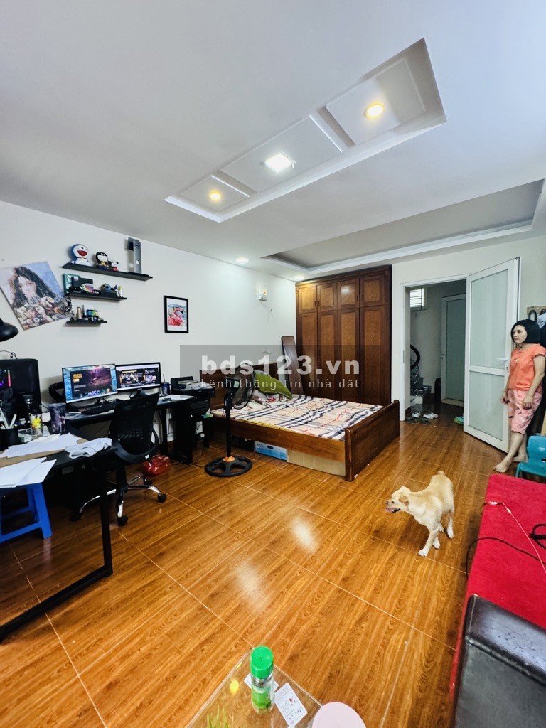 Bán nhà Đào Tấn, 39m2, 5 tầng, ngõ thông, giá tốt.