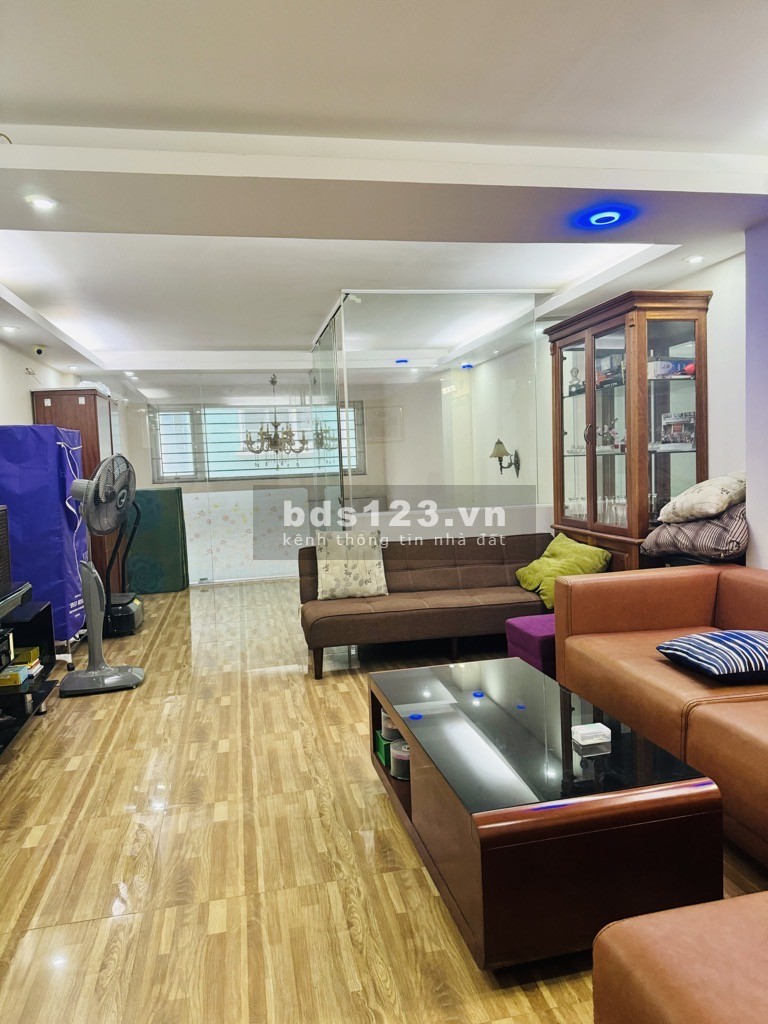 Bán nhà Đào Tấn, 39m2, 5 tầng, ngõ thông, giá tốt.