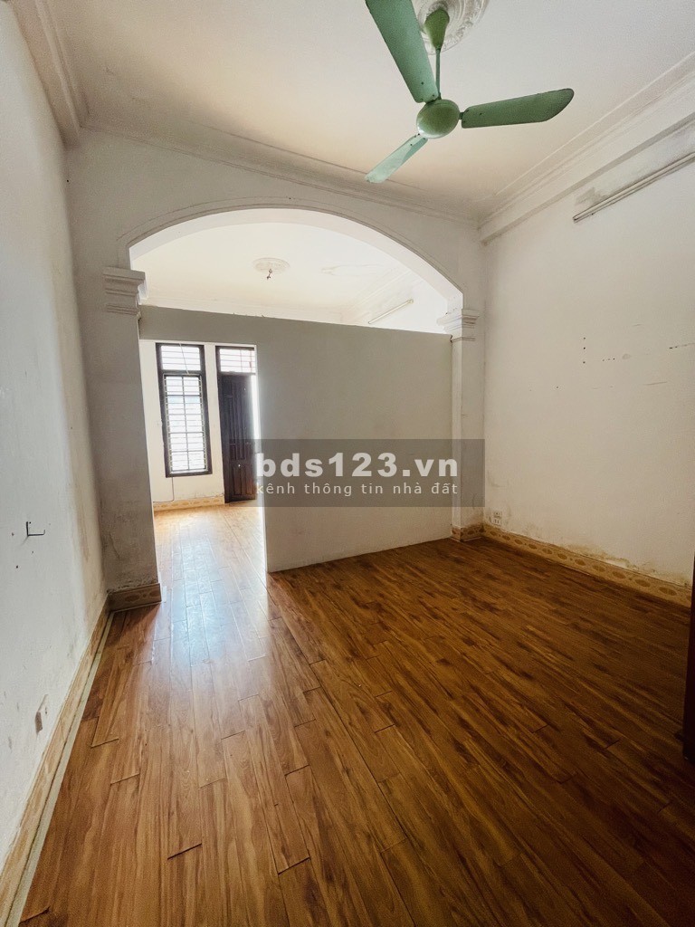105 phố Xuân La Tây Hồ. Nhà phâ lô. 3 ô tô tránh. Thoáng trước sau. Sổ nở hậu. 68M2 chỉ 22,5 tỏi