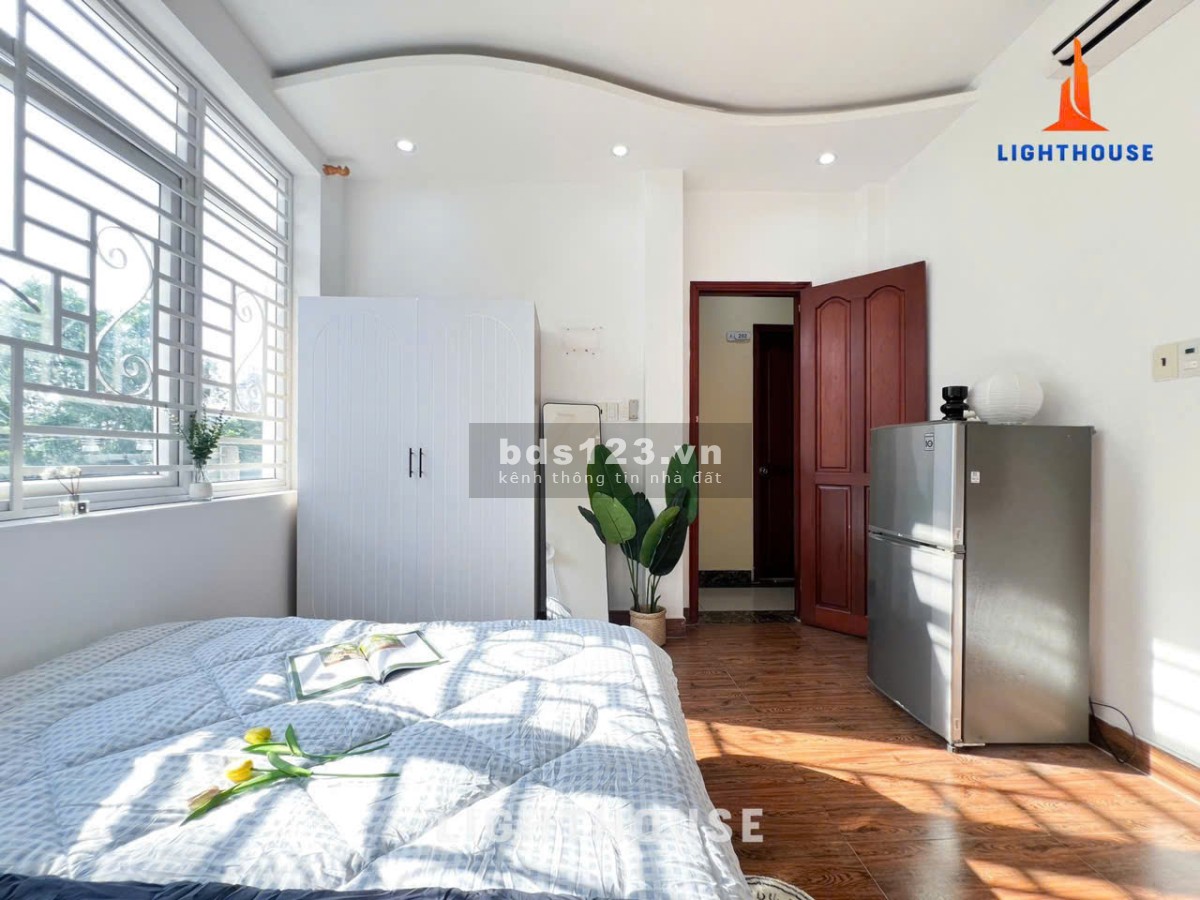 Phòng full nội thất cửa sổ thoáng ngay Lotte Tân Bình