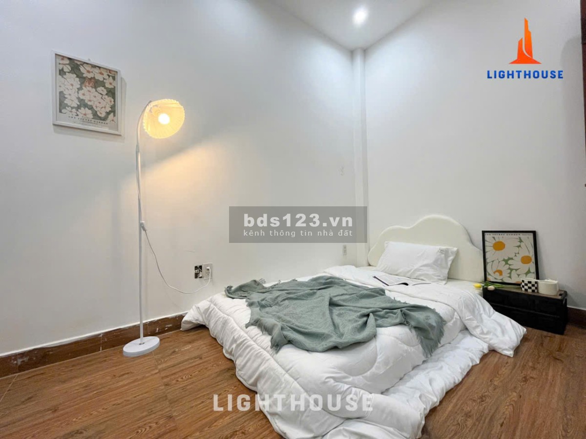 Phòng full nội thất cửa sổ thoáng ngay Lotte Tân Bình