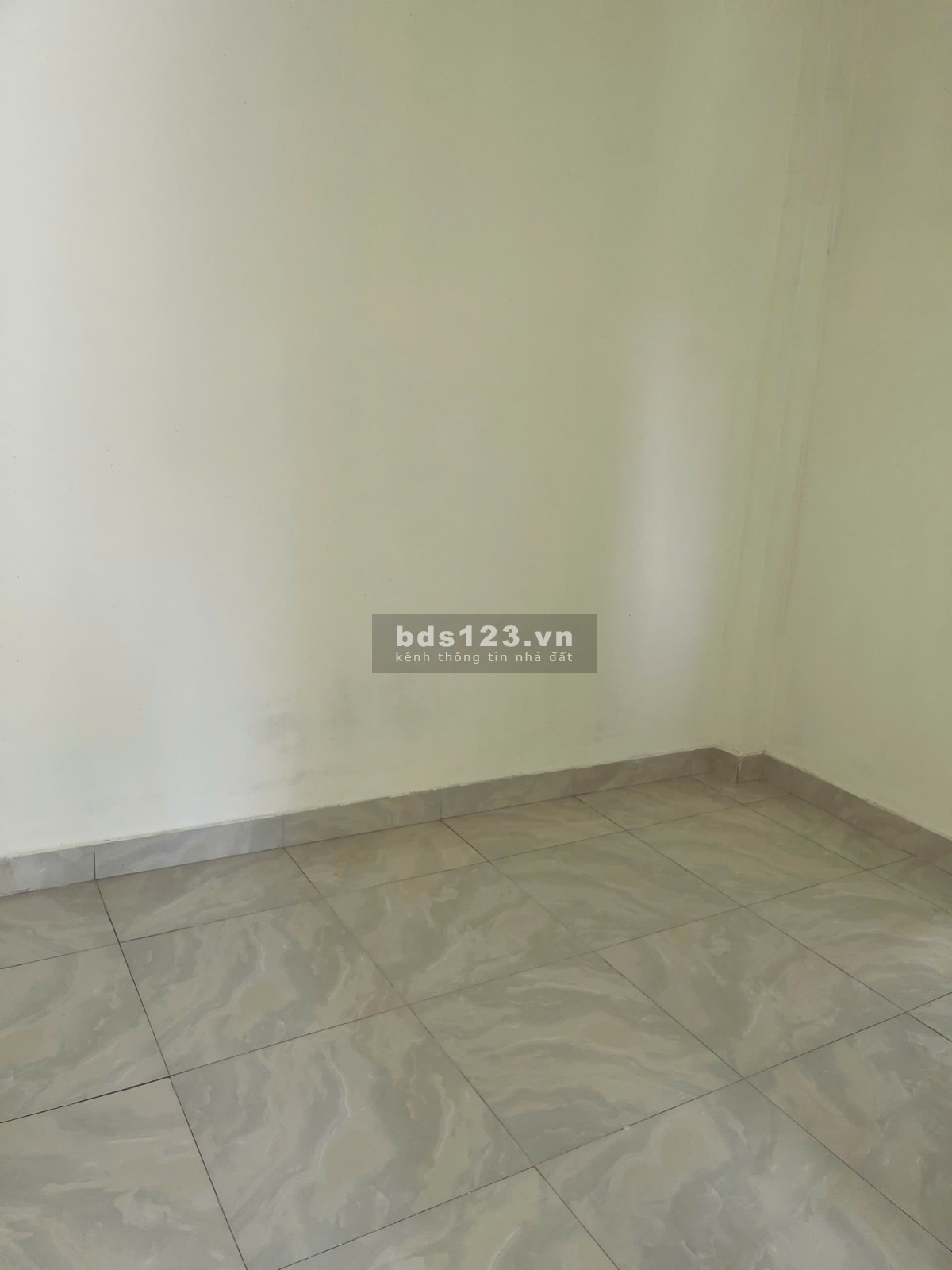 Nhà bán hẻm 2/ đường CMT8 P15. Nhà mới 4T đúc BTCT. Giá chỉ hơn 4 tỷ