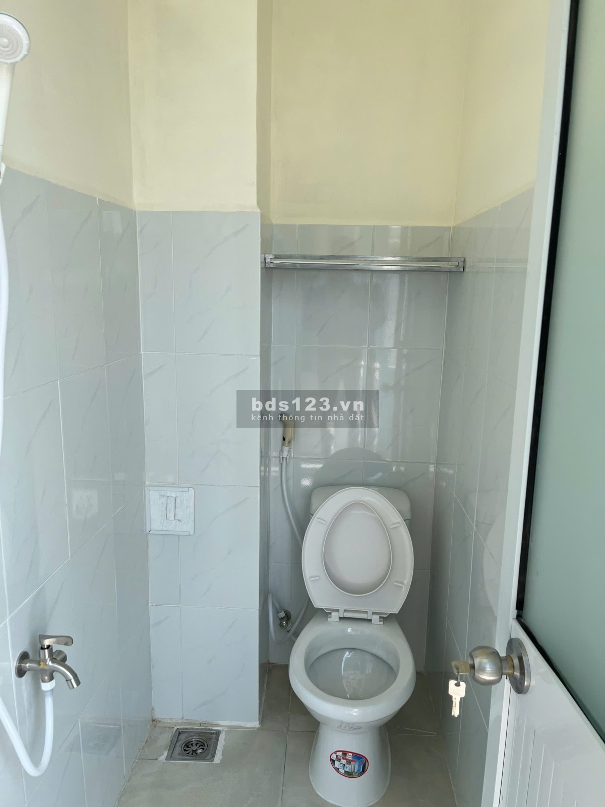 Nhà bán hẻm 2/ đường CMT8 P15. Nhà mới 4T đúc BTCT. Giá chỉ hơn 4 tỷ
