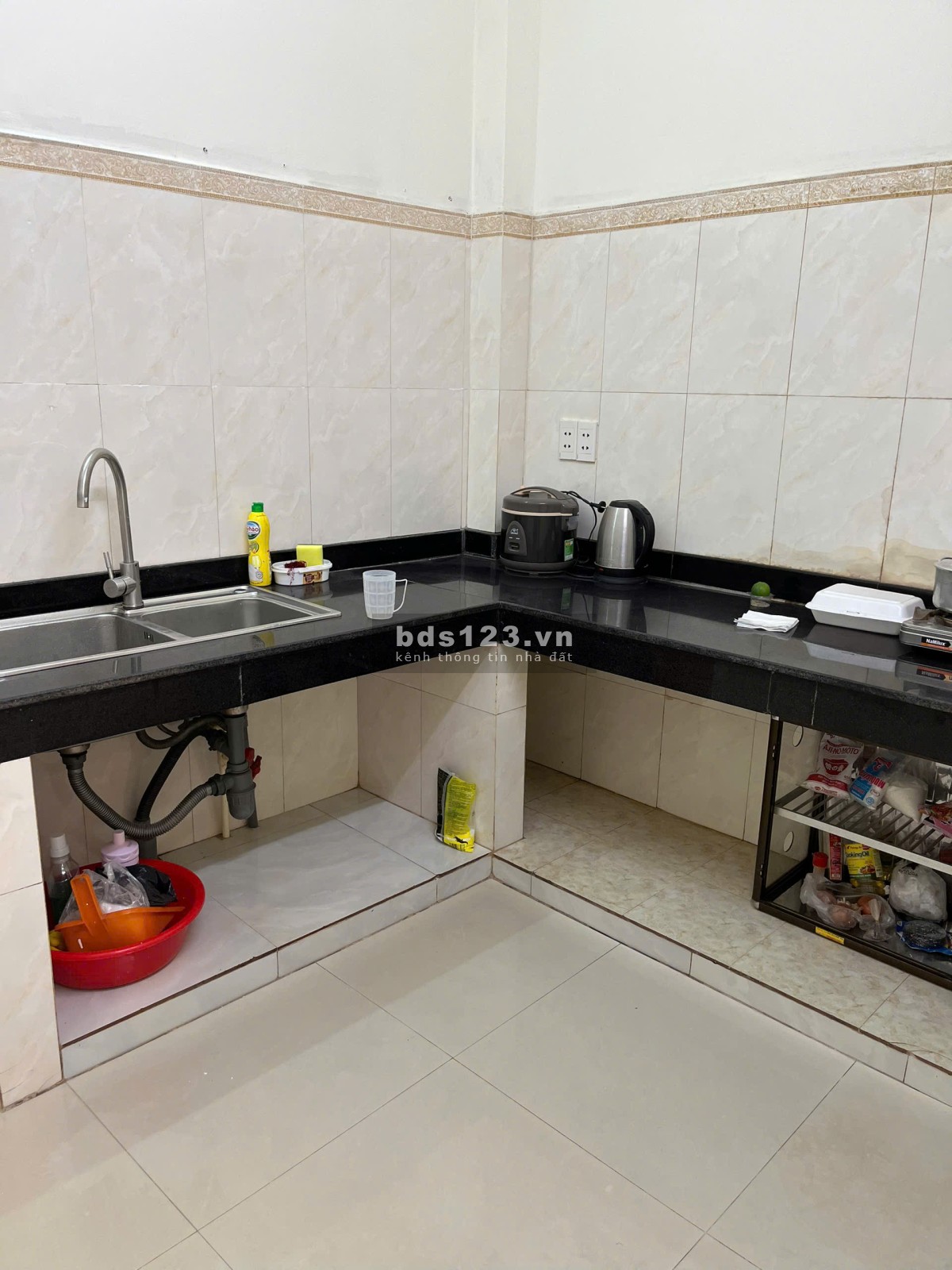 Nhà bán hẻm 2/ đường CMT8 P15. Nhà mới 4T đúc BTCT. Giá chỉ hơn 4 tỷ