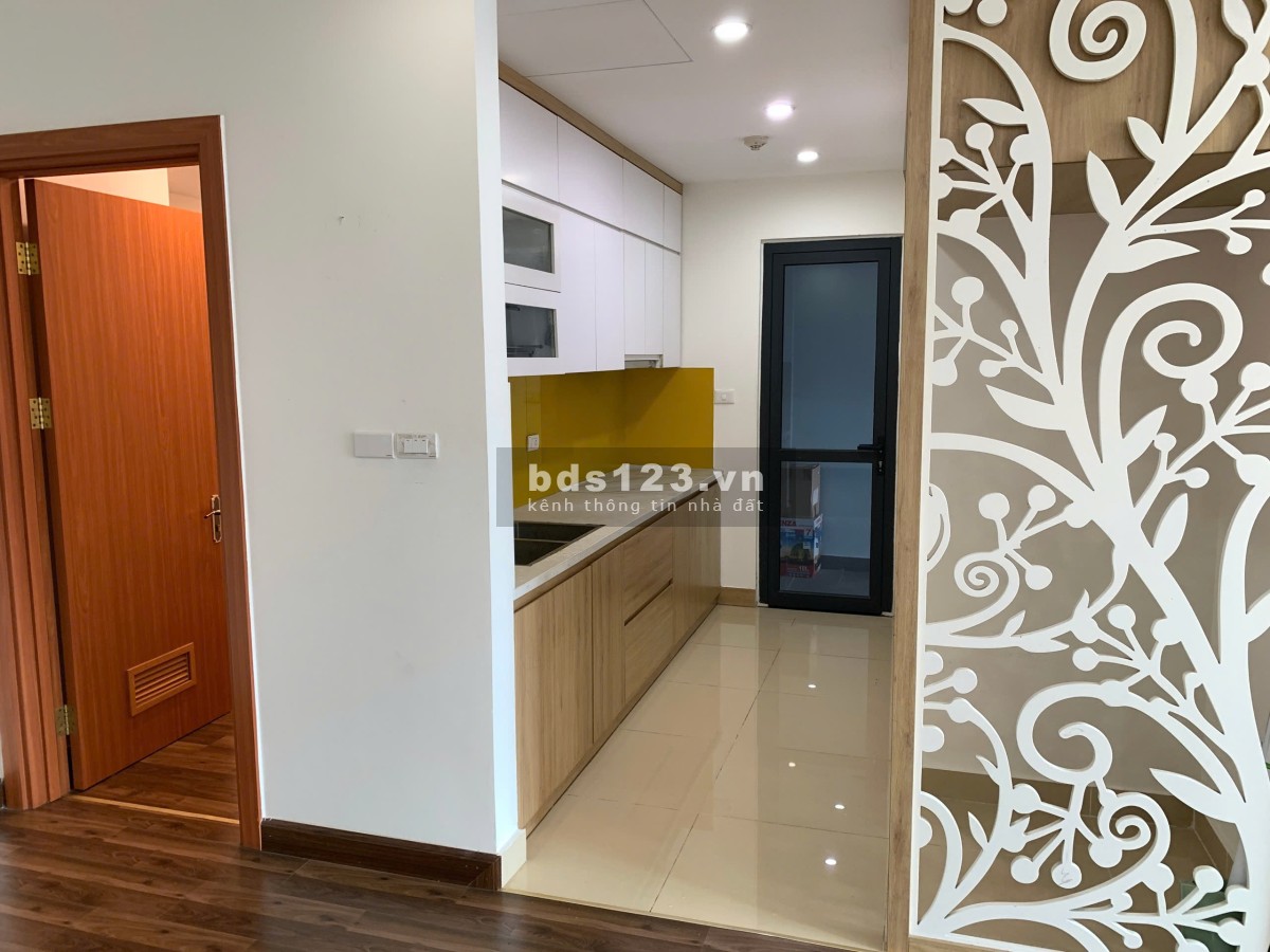 Bán gấp căn 2 ngủ 2wc nội thất cơ bản nhà đẹp giá rẻ nhất Goldmark City - 136 Hồ Tùng Mậu