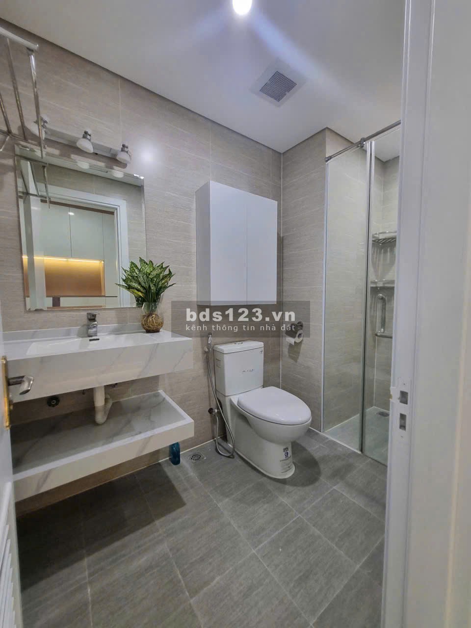 Chính chủ bán gấp căn góc 2 ngủ trục hoa hậu nhà đẹp giá rẻ nhất Goldmark City - 136 Hồ Tùng Mậu