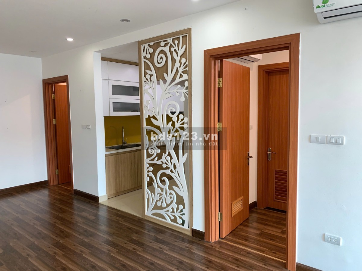 Bán gấp căn 2 ngủ 2wc nội thất cơ bản nhà đẹp giá rẻ nhất Goldmark City - 136 Hồ Tùng Mậu