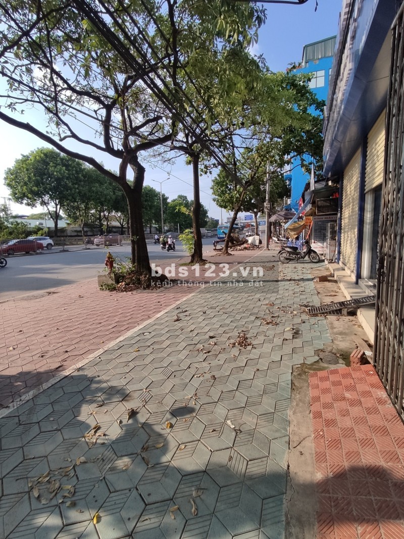 Bán đất tặng nhà phố Ngọc Hồi, Thanh trì, đất vuông, vỉa hè cực rộng, giá đầu tư