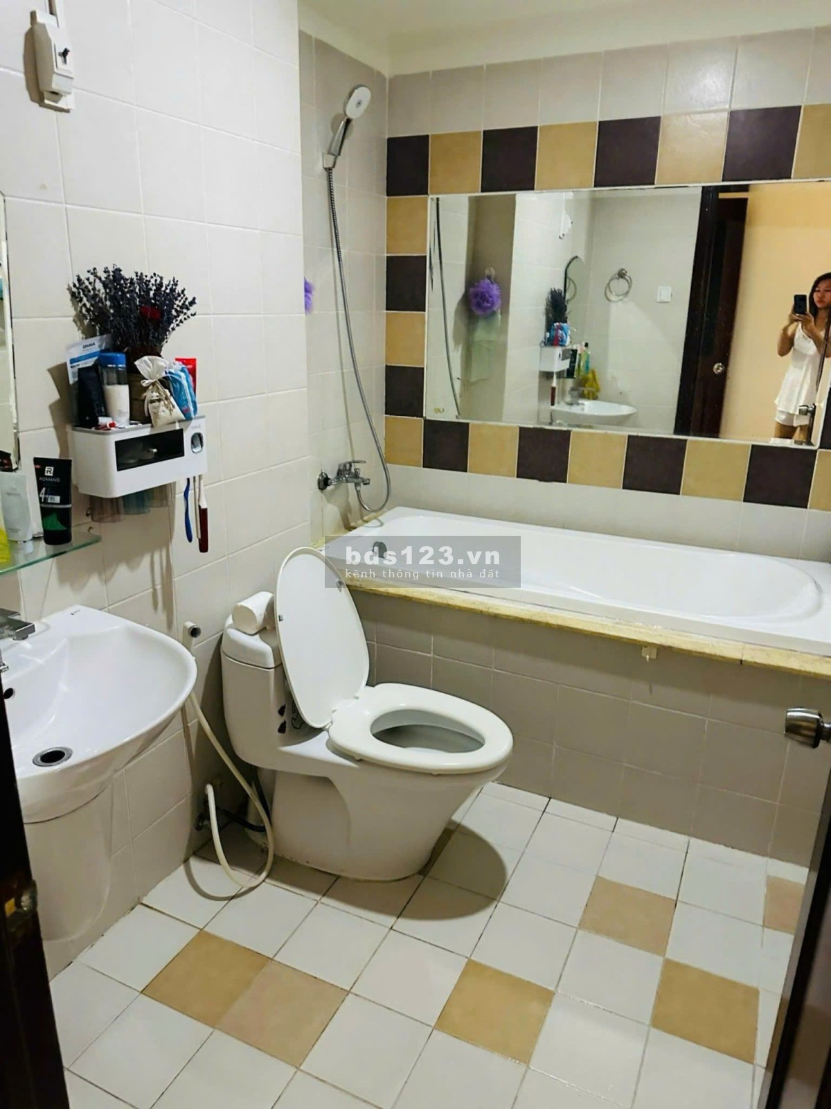 Cho thuê chung cư carillon 2, Trịnh ĐÌnh Thảo, 70m2, 2pn, 2wc, 12tr/tháng.