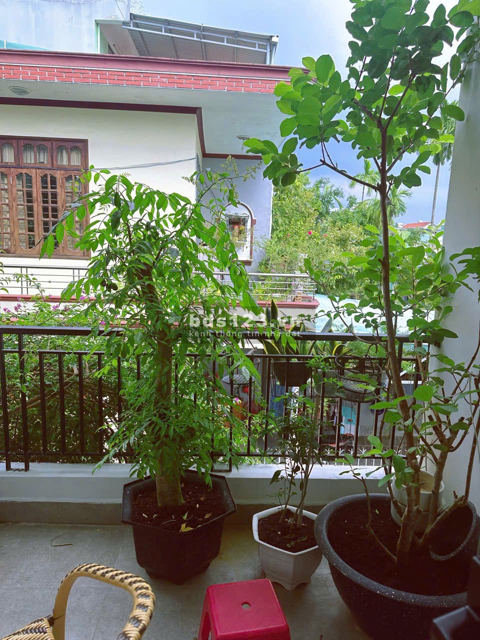 Bán gấp nhà 2 tầng kiên cố, mới, nở hậu, nhà hai mặt kiệt 5M, ô tô thông, tại Nam Cao, Liên Chiểu