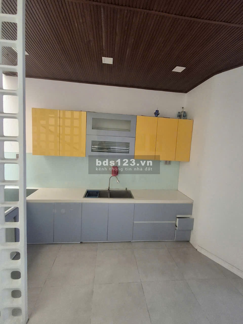 Nhà trương thị hoa, Q12, DT: 4.2 x 11, đúc 2 lầu, 2PN, 3WC, giá 8.5tr