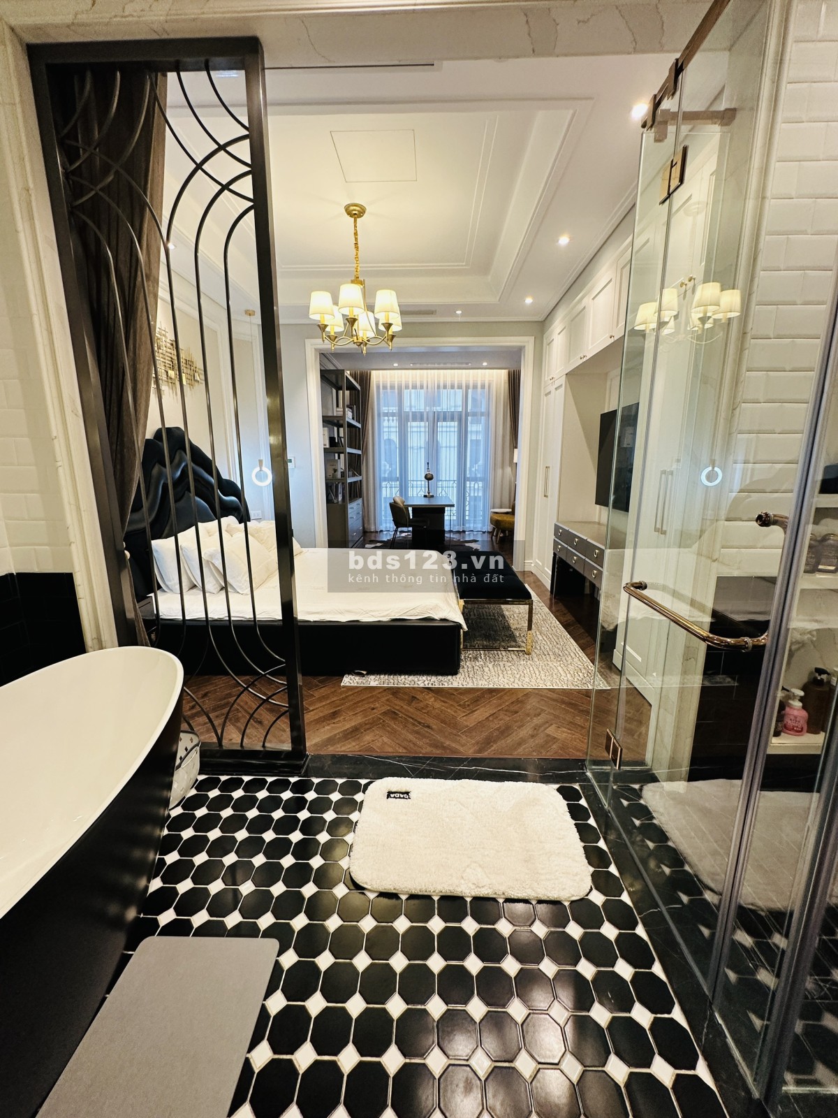 BT đơn lập Ngọc Trai 297m2 hoàn thiện full nội thất cao cấp tại Vin Gia Lâm, Hà Nội 0985 941715