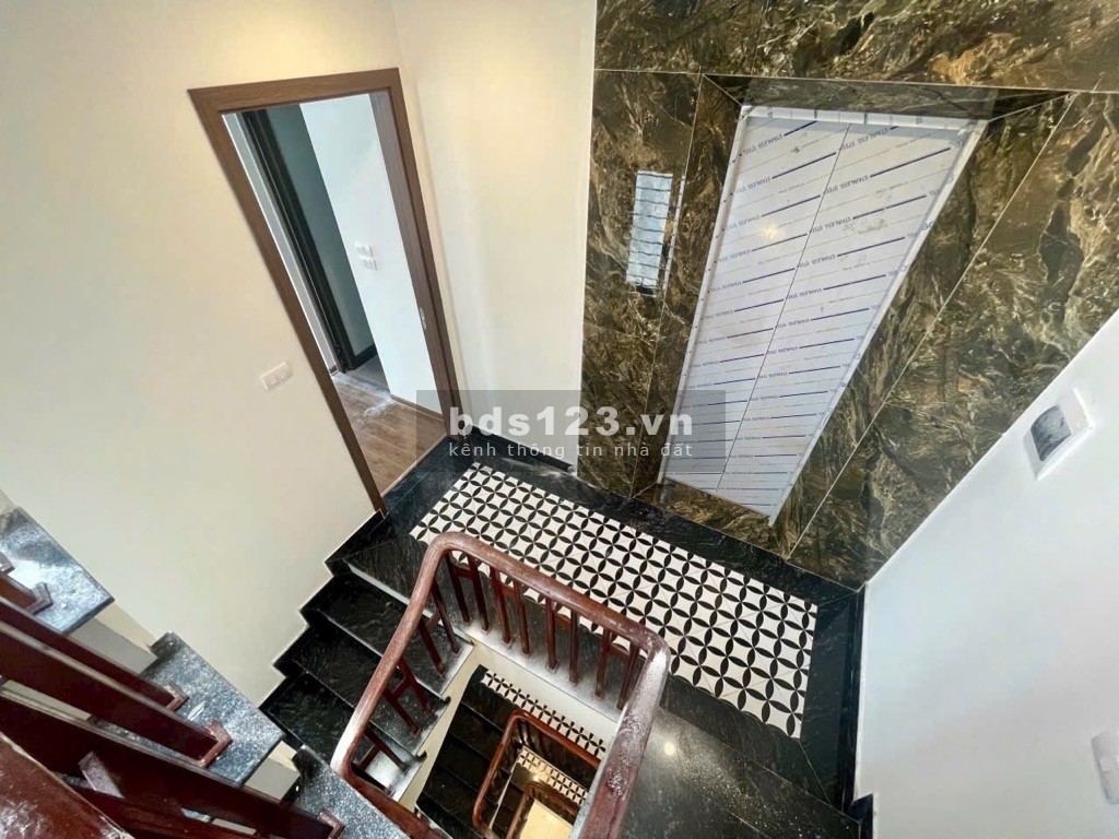Bán Gấp Nhà Phúc Lợi Long Biên. Diện tích 50M. Diện tích sử dụng 62m2, 6 Tầng.Thang máy.