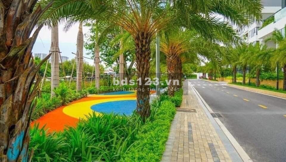 Cần bán căn hộ chung cư DLusso 1 phòng ngủ, tặng full nội thất decor mới tinh, sổ sẵn