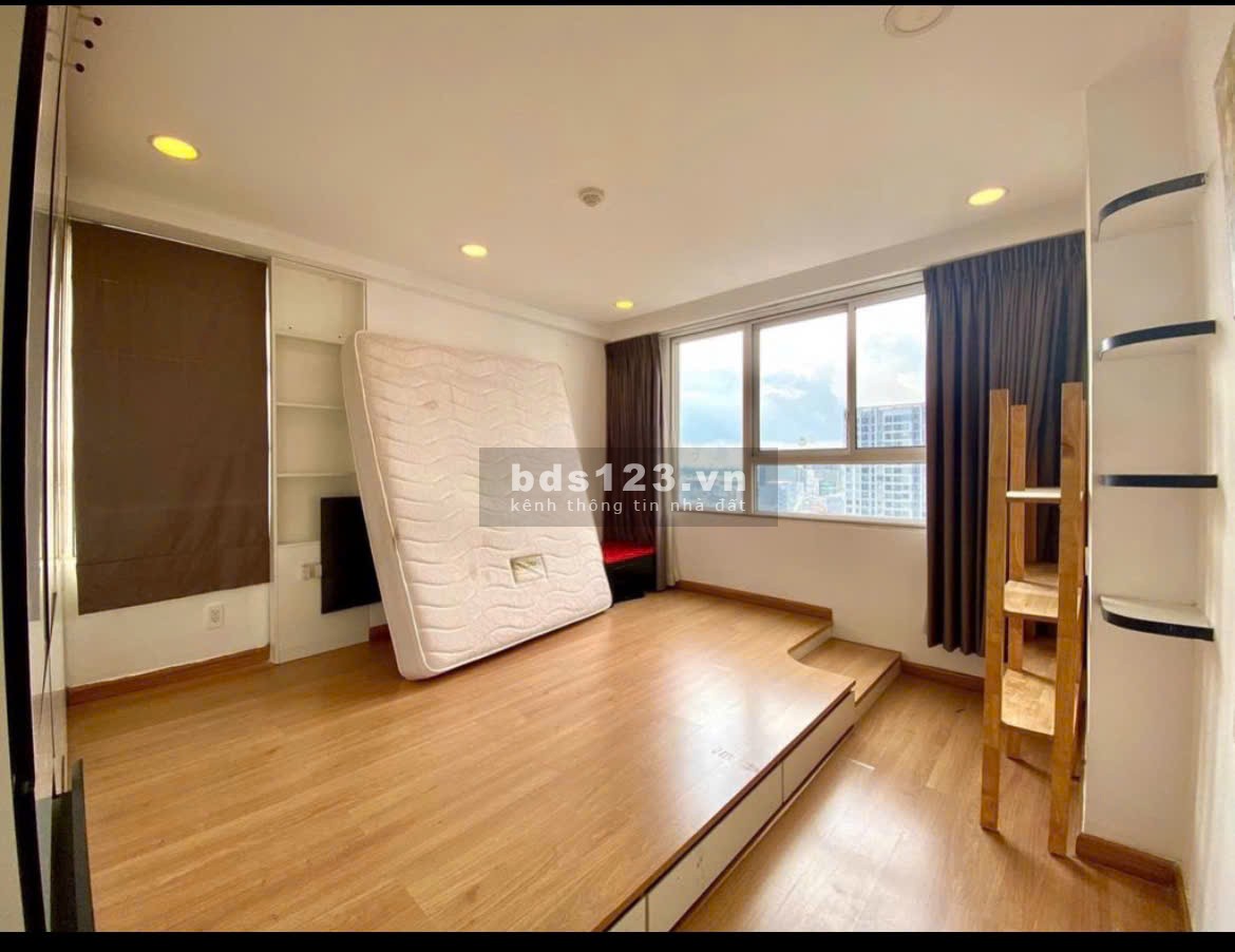 Cho thuê chung cư Phúc Yên 2, Tân Bình, 137m2, 3pn, 3wc, 15tr/tháng. Lầu 12